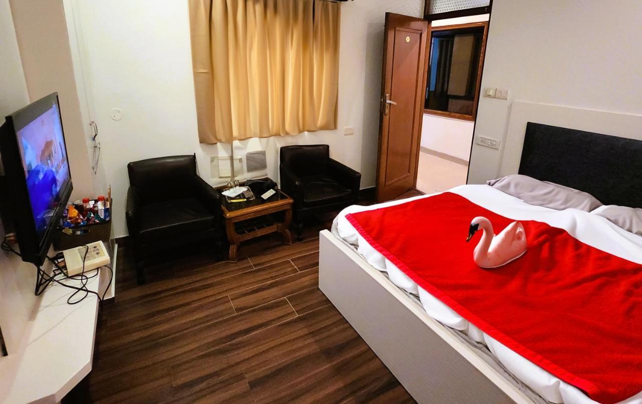 Hotel Royal Brooks Chandigarh Luaran gambar